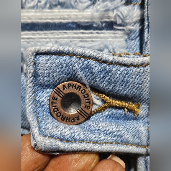 Akira Aphrodite NWTs Distressed Light Blue Denim Jean Jumpsuit - Picture 7 of 7